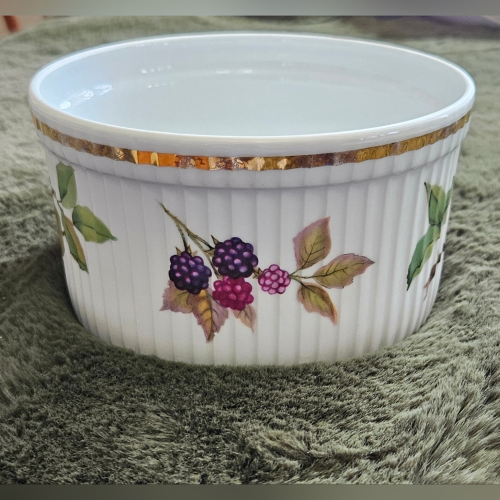 Evesham by Royal Worcester Porcelain Dish 5½" wide x 3" high